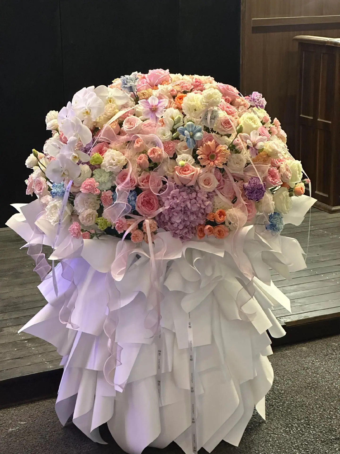 Bó Hoa Khổng Lồ Pastel – Bản Giao Hưởng Sắc Hoa