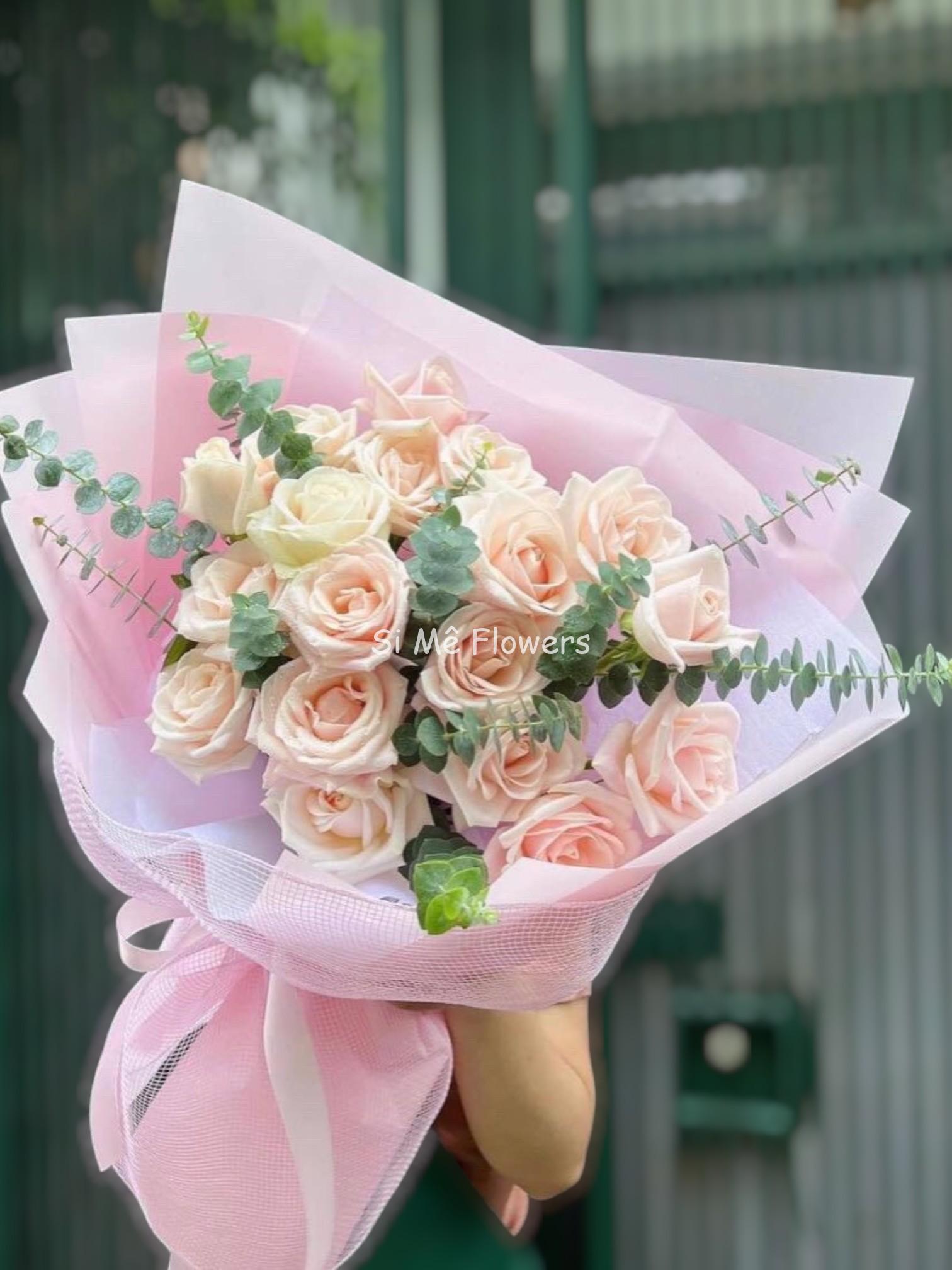 Bó Hoa Hồng Mix Lá Bạc