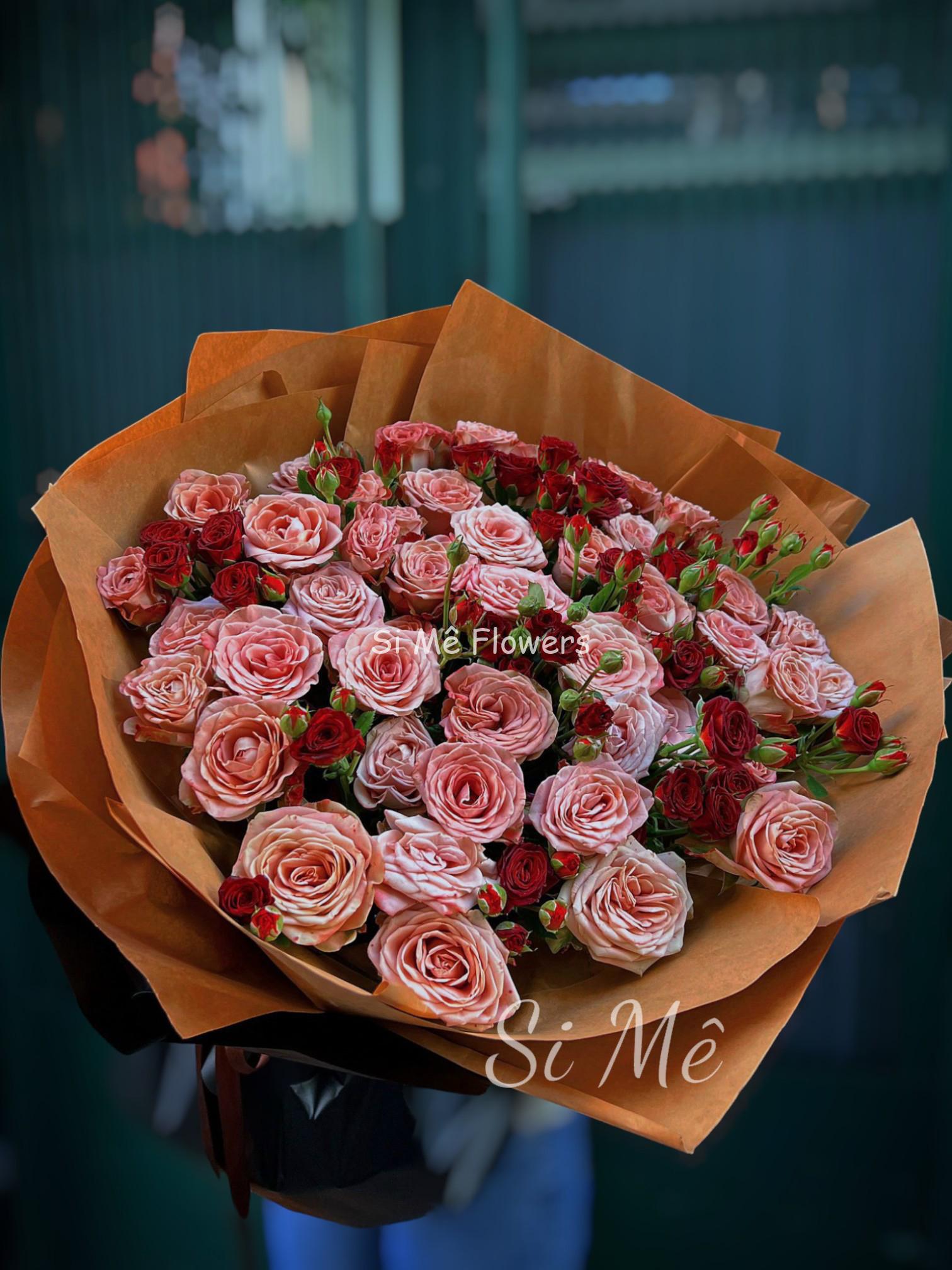 Bó hoa hồng capuchino mix hồng chùm