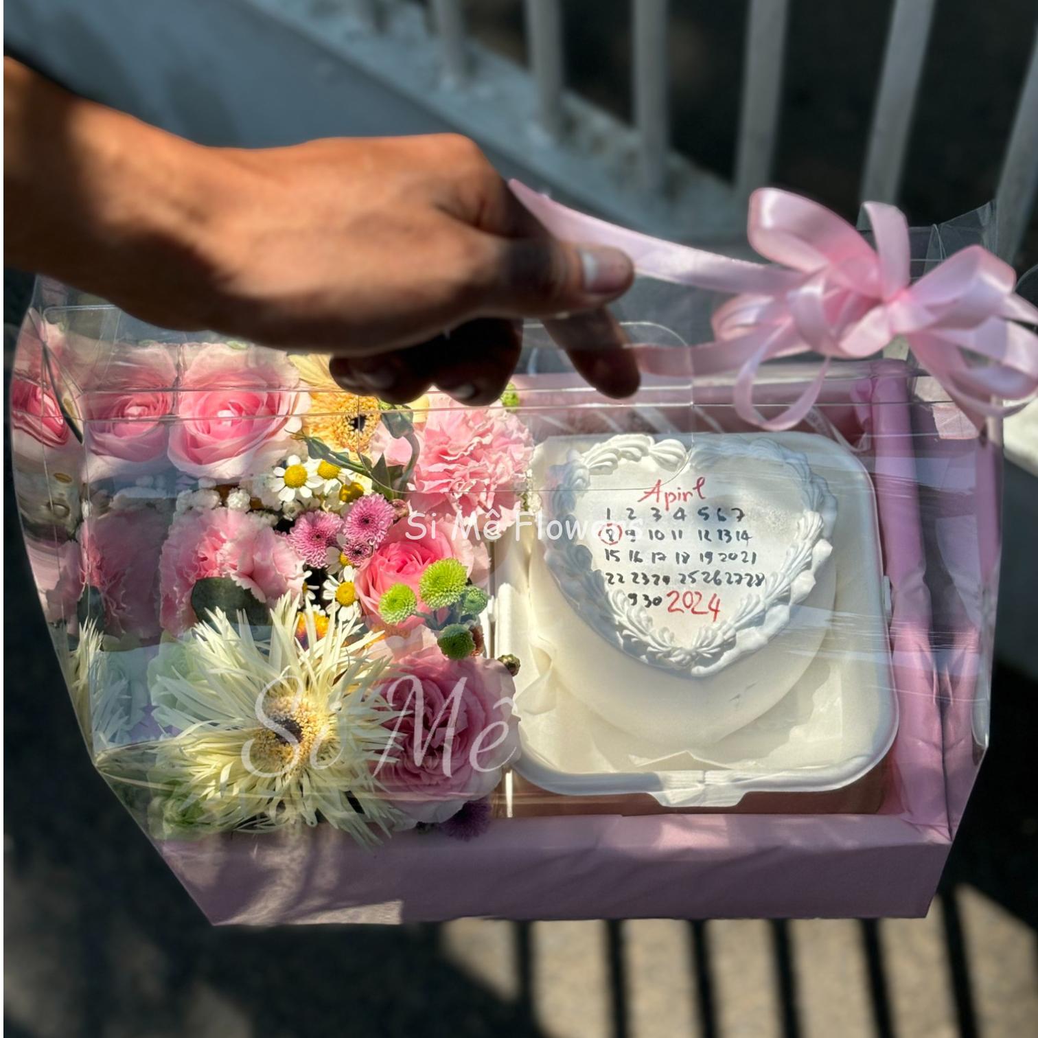 Box Hoa Bánh Đốt Form Trái Tim