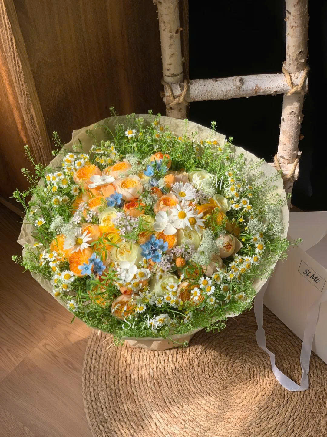 Bó Hoa Hồng Juliet Mix Cúc Tana Lưu Ly – Nàng Thơ Đa Sắc Trendy