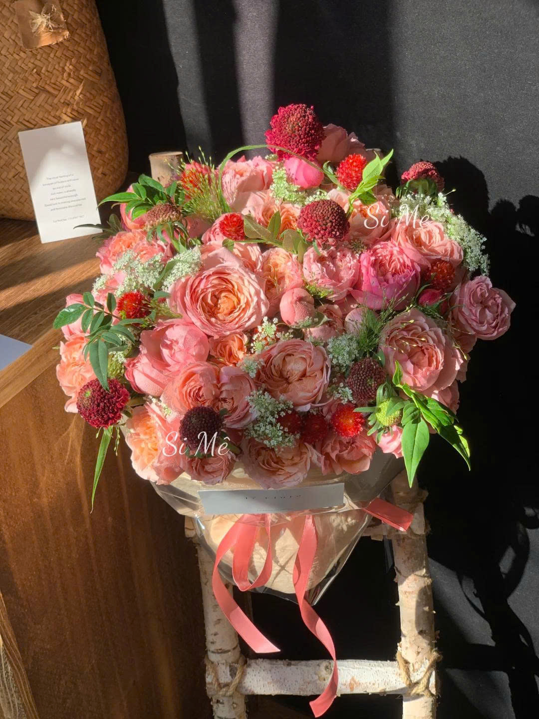 Bó Hoa Cam Đào & Burgundy – Mỗi Lớp Hoa Là Một Câu Chuyện