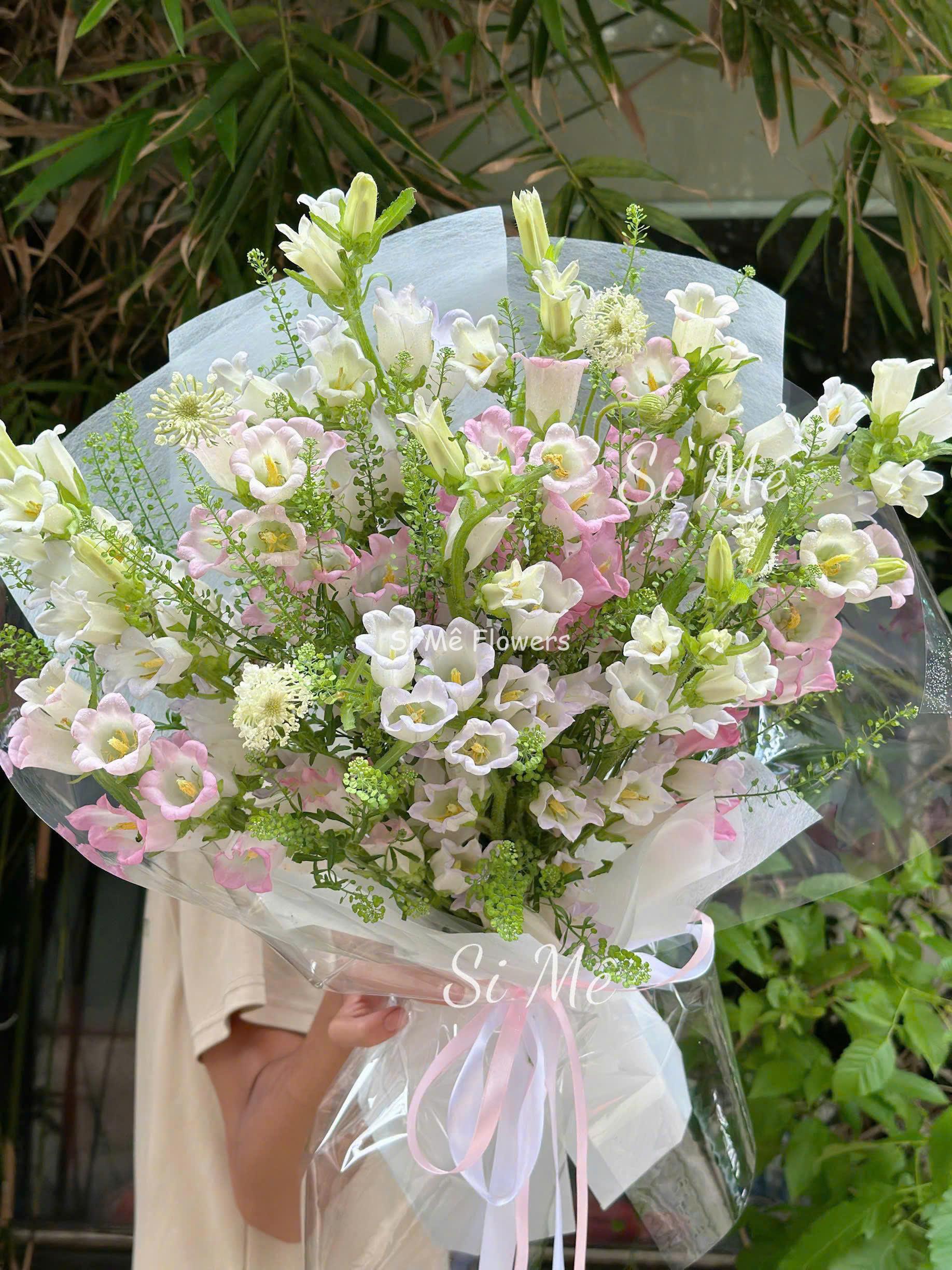 Bó Hoa Chuông Tươi Mát – Dịu Dàng & Tinh Khôi