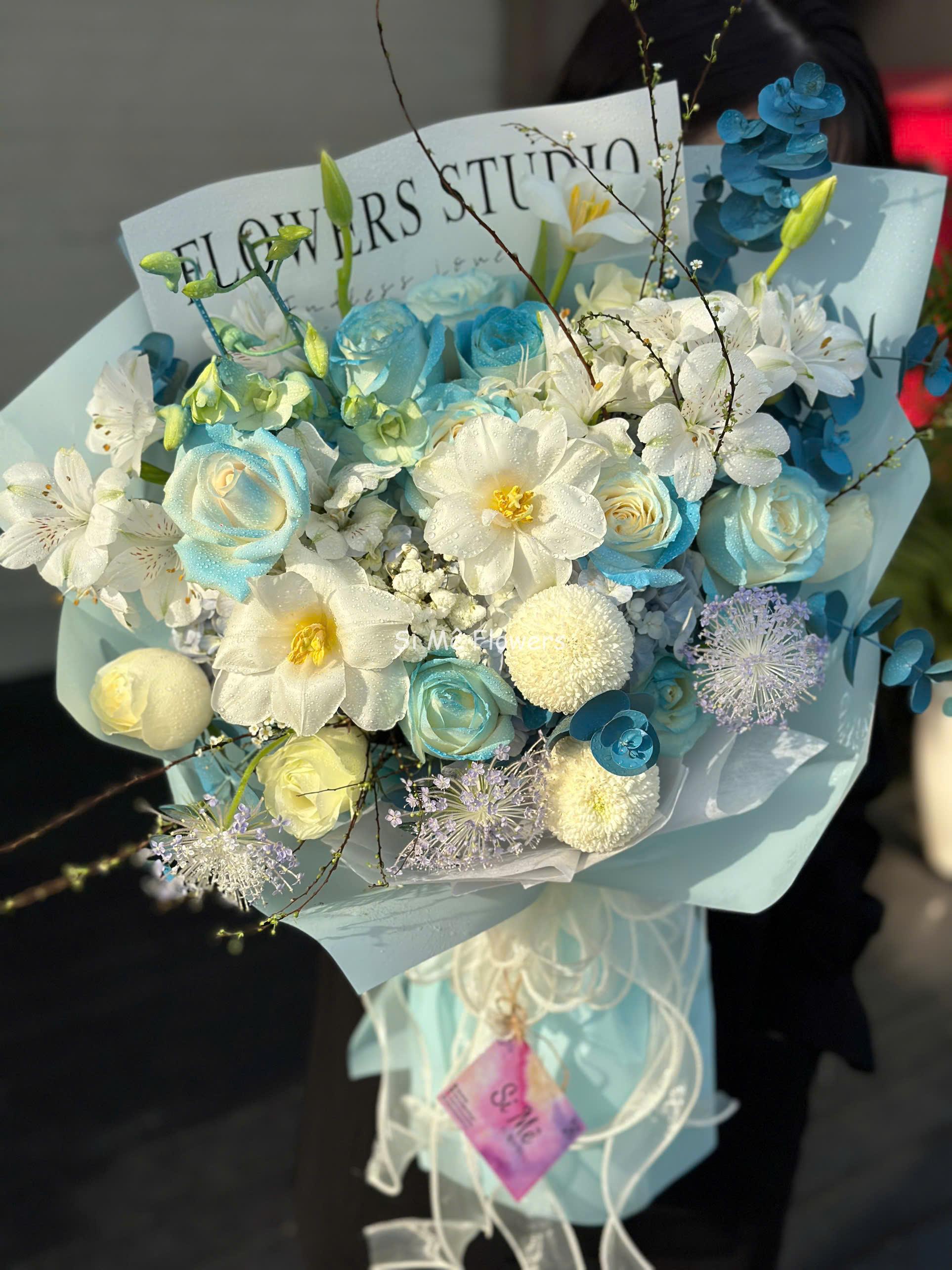 Bó Hoa Tulip Thủy Tiên Hồng Trắng Xanh – Thanh Mát & Mộng Mơ