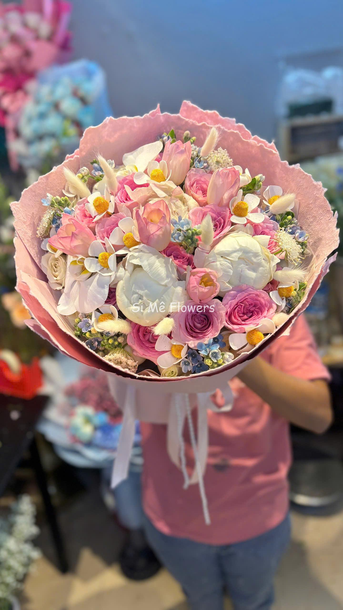 Bó Hoa Peony Mix Hồng Ohara, Tulip & Lam Tinh – Tác Phẩm Premium Luxury