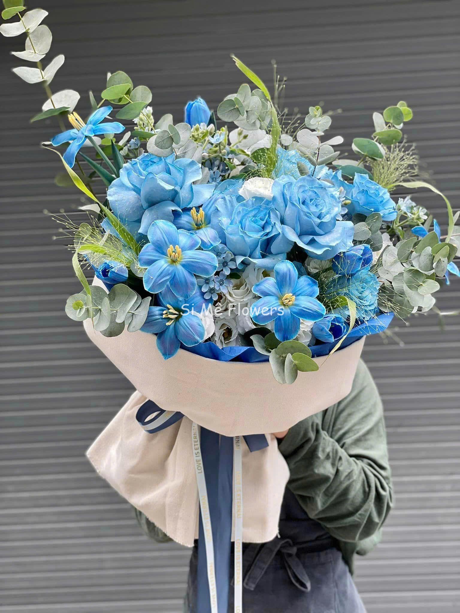 Bó Hoa Hồng Ecuador Xanh Tulip Cát Tường – Tươi Mới Bó Hoa Hồng Ecuador Xanh Tulip Cát Tường – Tươi Mới