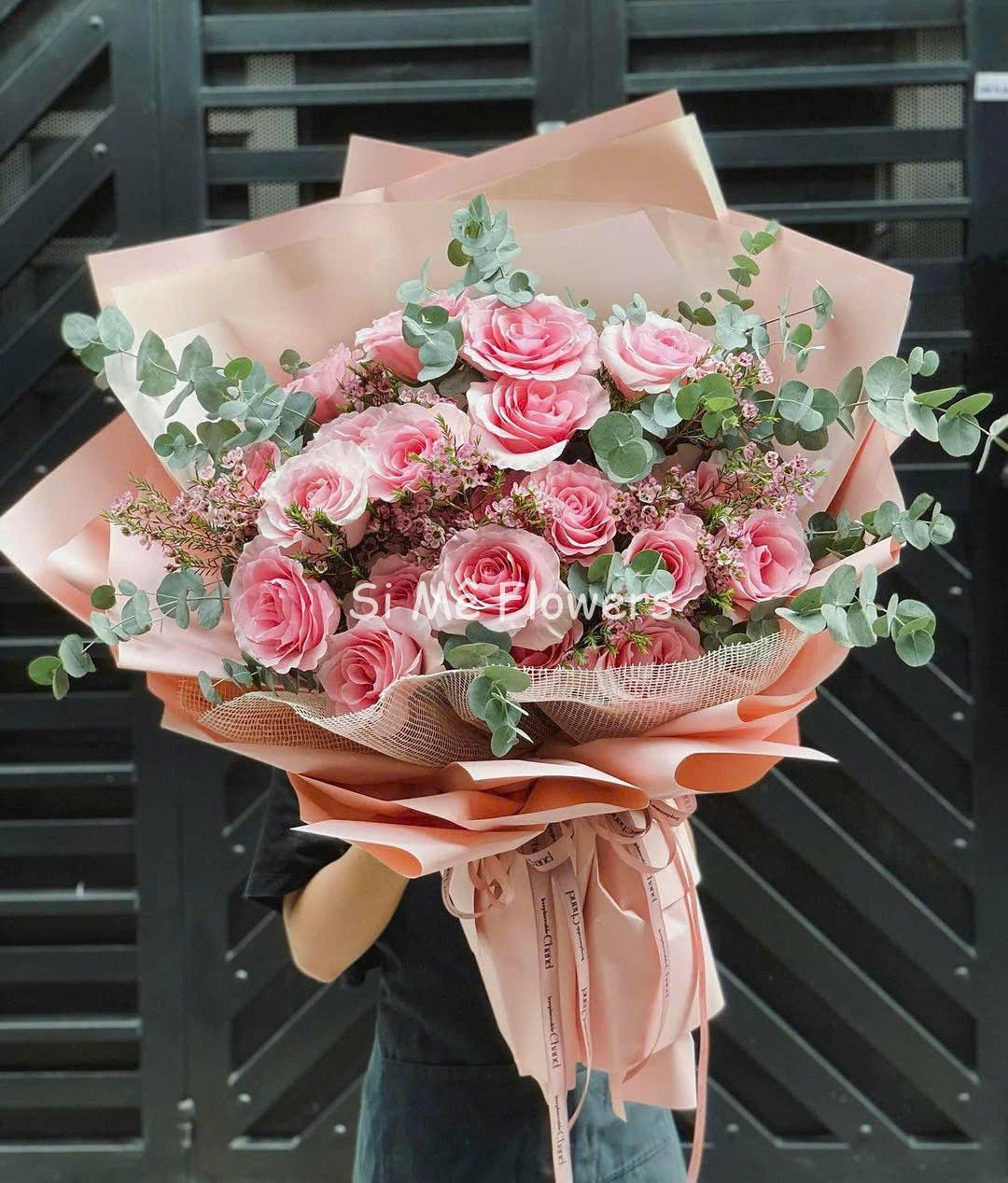 Bó Hoa Hồng Ecuador Hồng 15 Bông – Dịu Dàng & Lãng Mạn