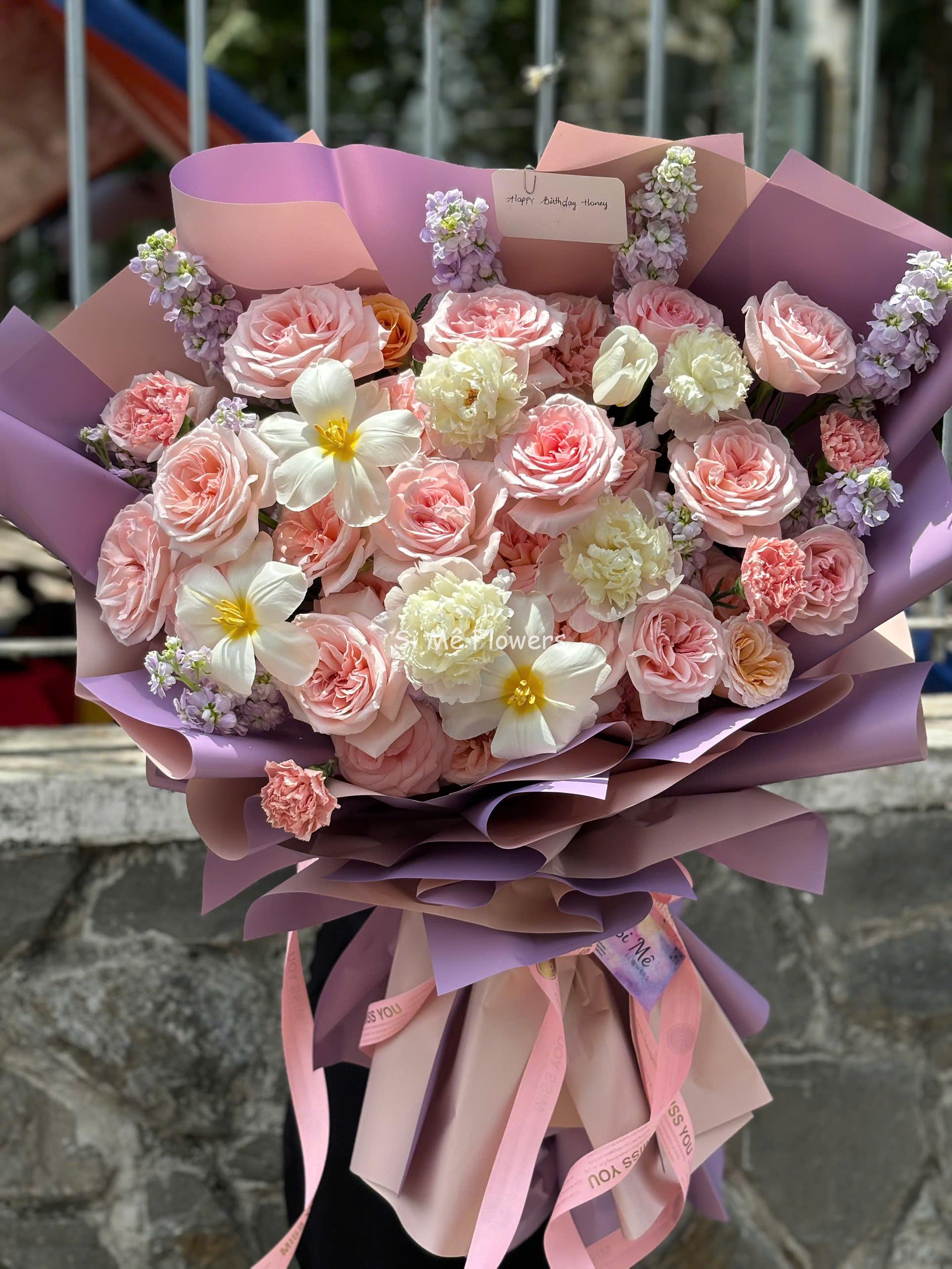 Bó Hoa Hồng Mix Peony Tulip & Phi Yến