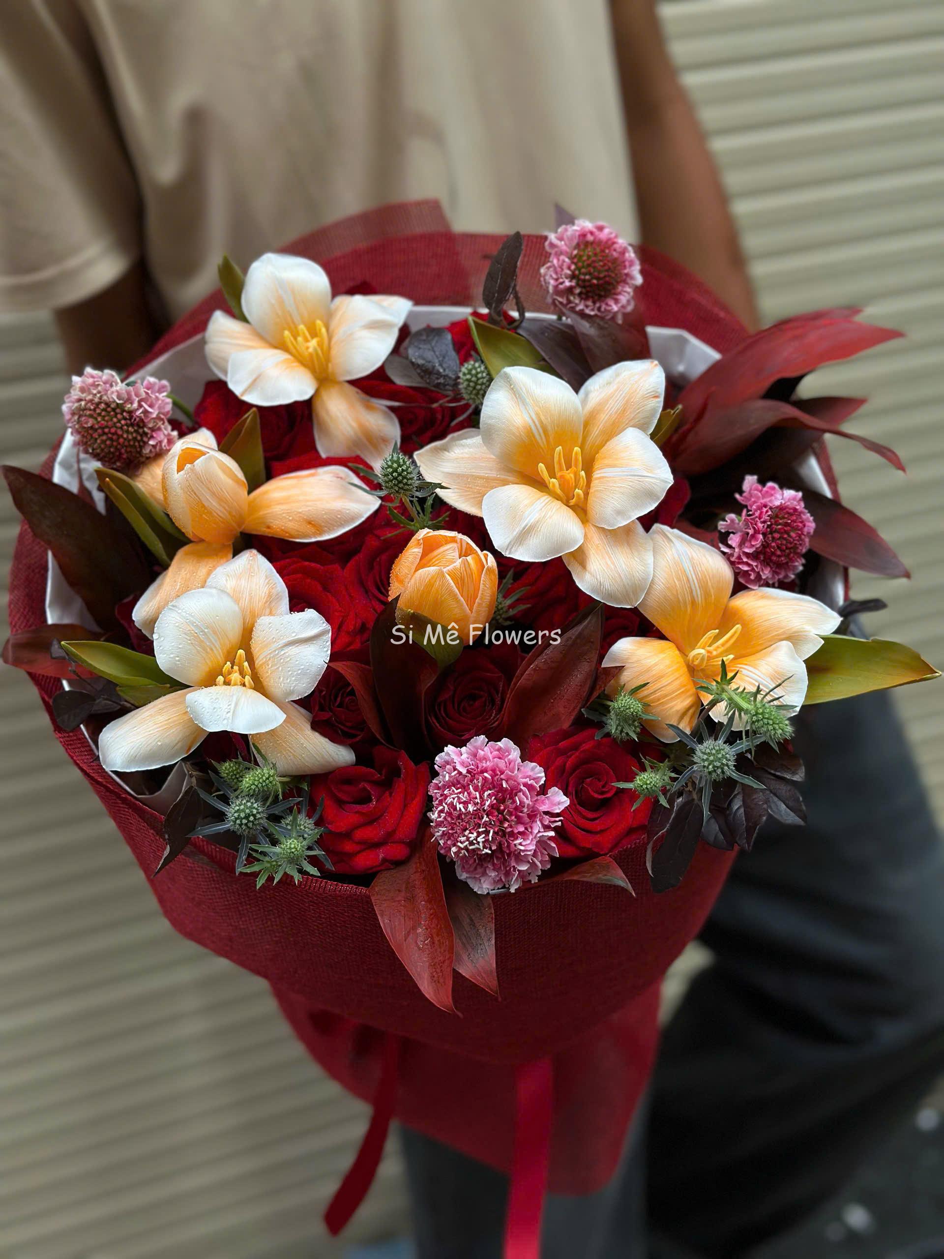 Hồng Đỏ Mix Tulip Cam & Cabimosa