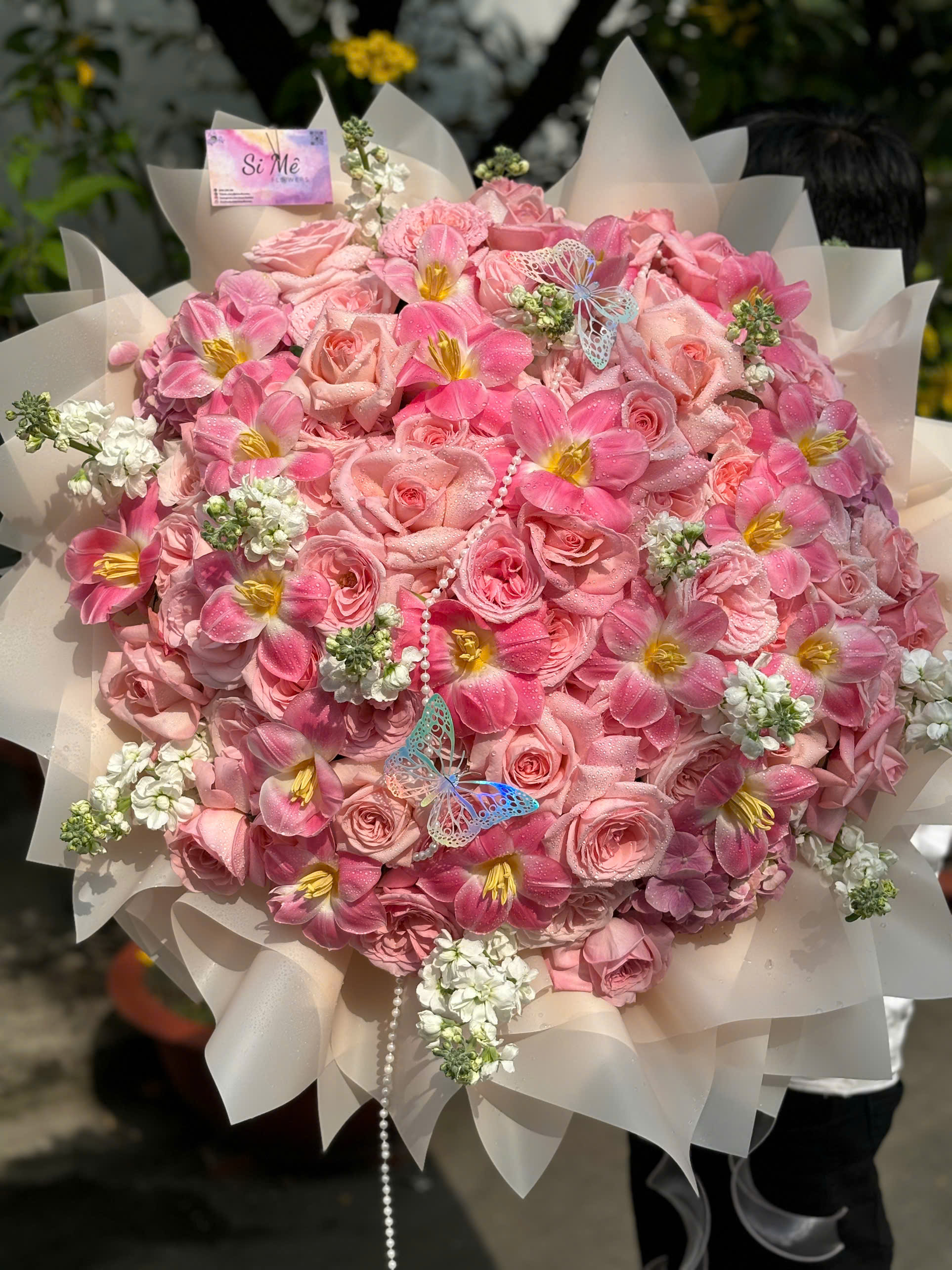 Bó Hoa Khổng Lồ Pastel – Tulip Hồng Ohara & Phi Yến Ngọt Ngào