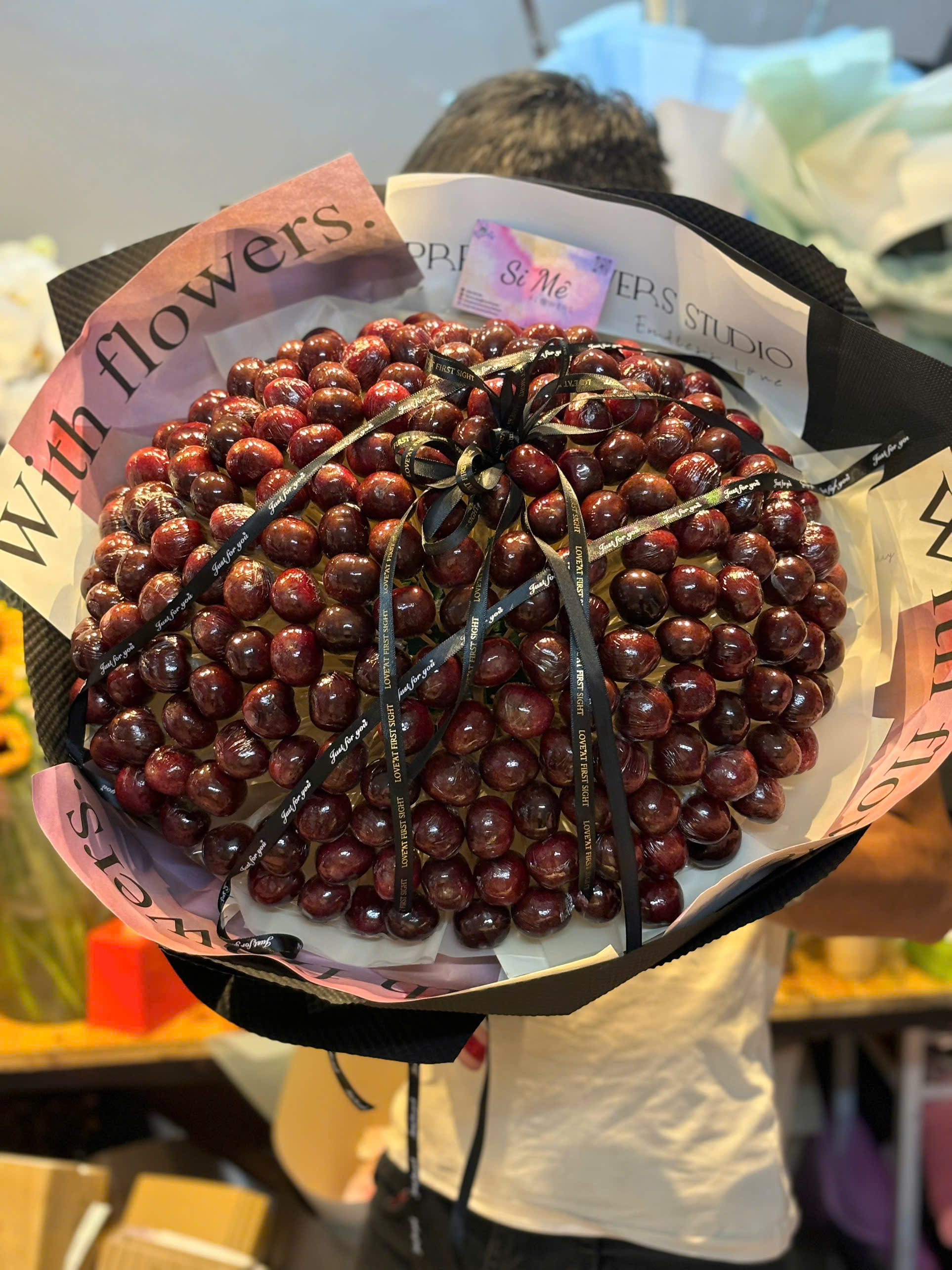 Bó Hoa Cherry 3kg Khổng Lồ – Sang Trọng & Đẳng Cấp