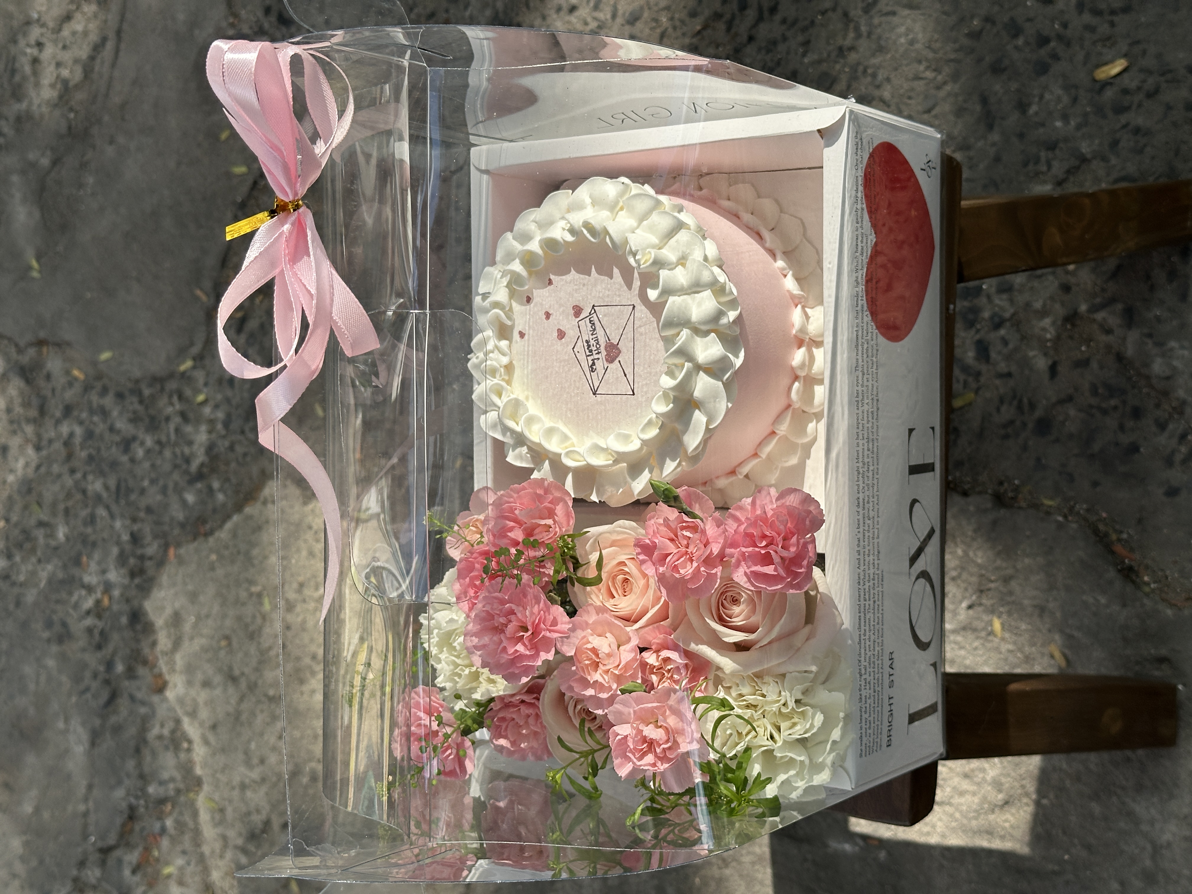 Box Bánh Kem Đốt Tone Hồng Thanh Nhã