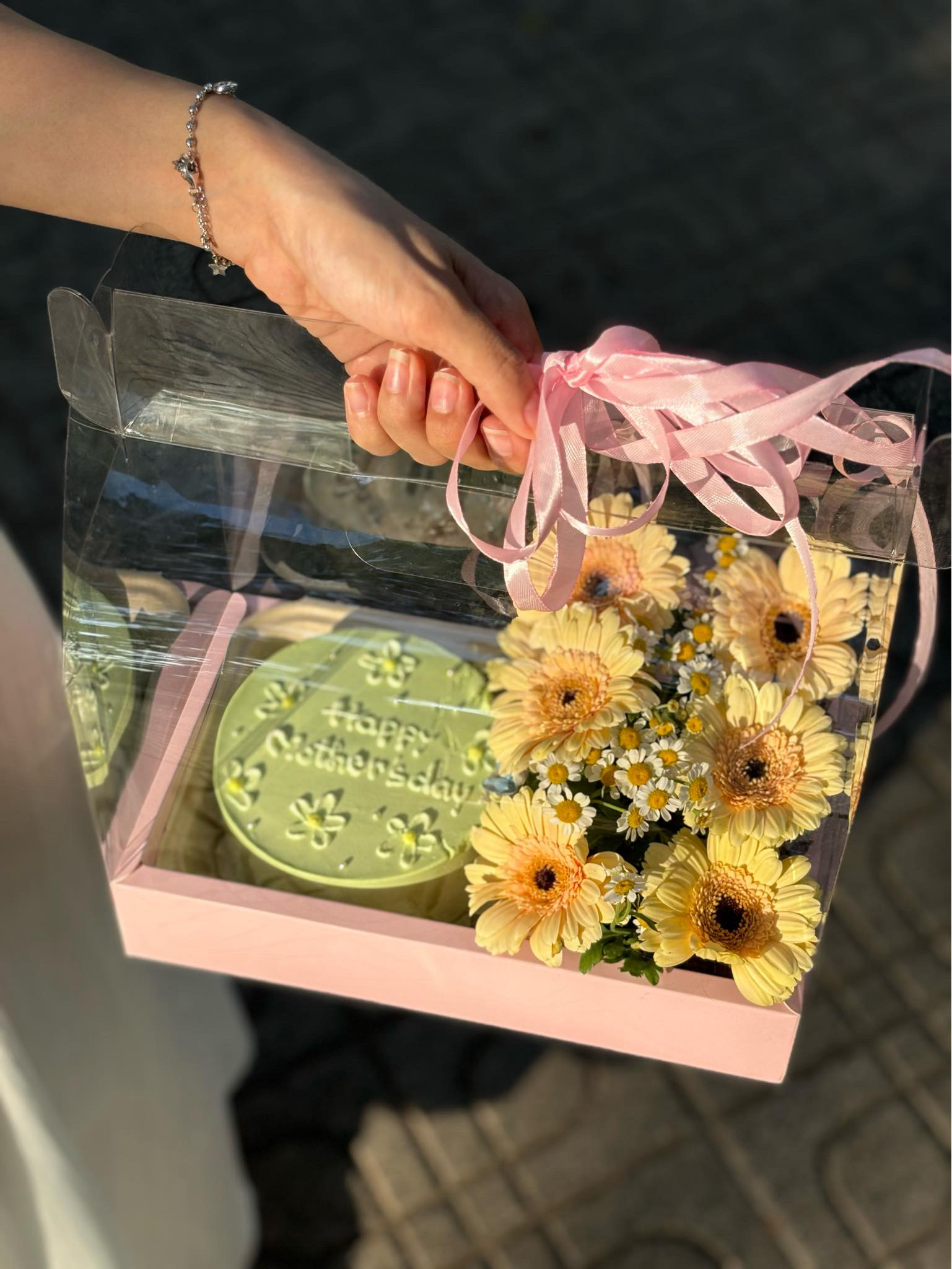 Box Bánh Kem Tone Xanh Trắng Thanh Lịch