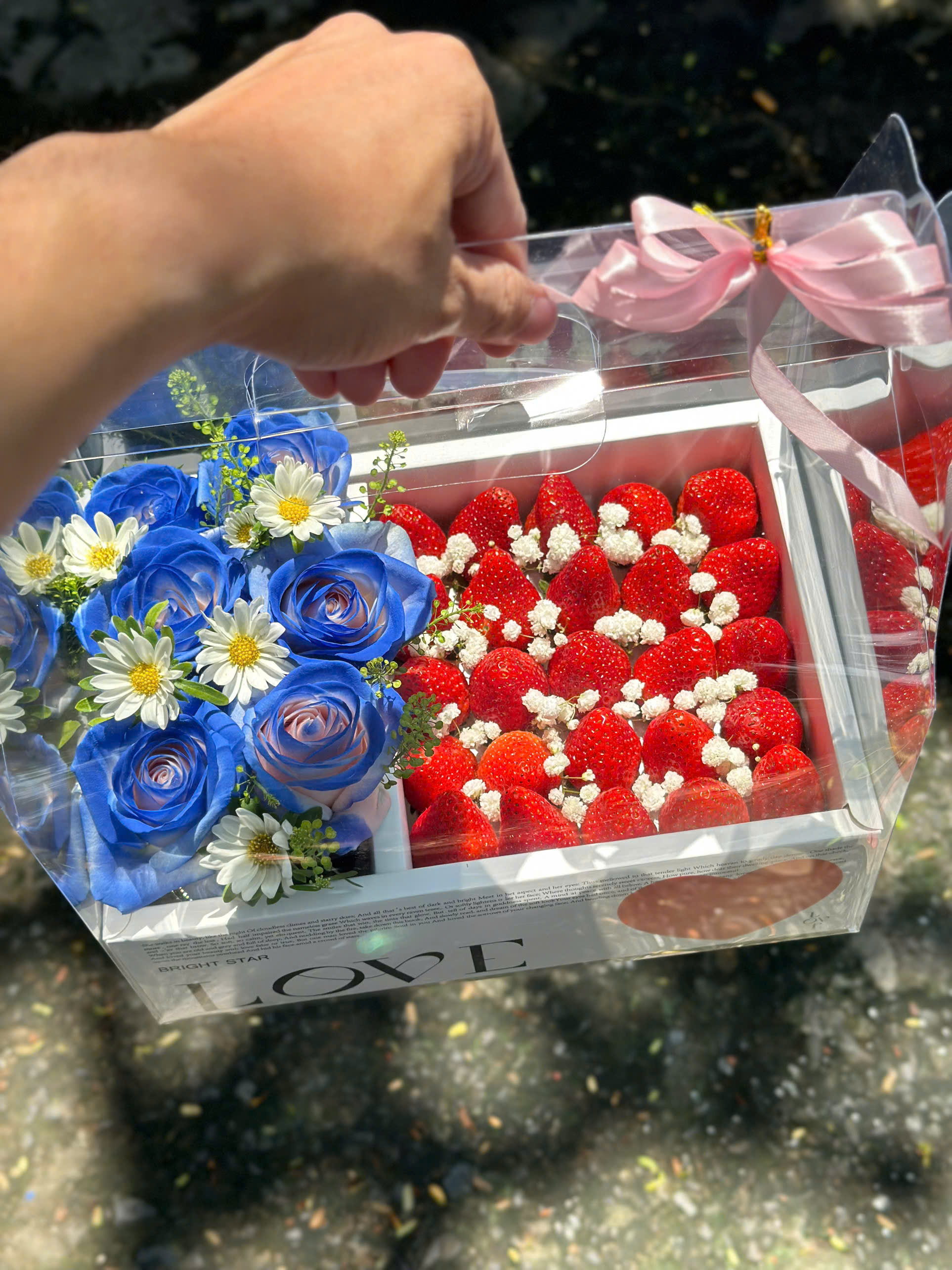 box hoa mix dâu tây 500g